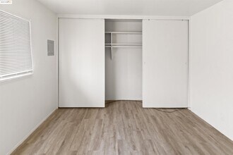 2811 Nicol Ave in Oakland, CA - Building Photo - Building Photo