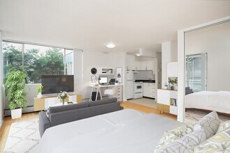 Hollyburn Court in Vancouver, BC - Building Photo - Building Photo