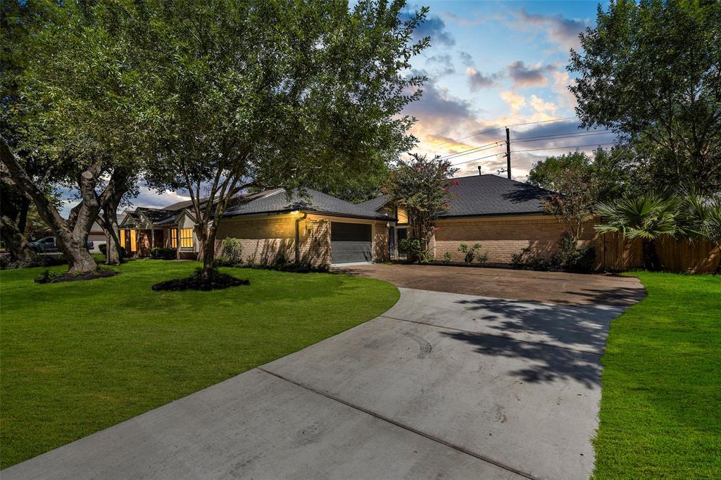 15134 Corona Del Mar Dr in Houston, TX - Building Photo