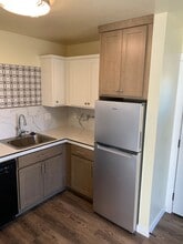 181 E Tall Fir Ct in Sisters, OR - Foto de edificio - Building Photo