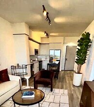722 NW 2nd Ave, Unit B in Fort Lauderdale, FL - Building Photo - Building Photo