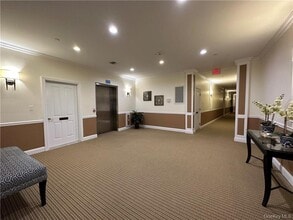 77 Quaker Ave in Cornwall, NY - Building Photo - Building Photo