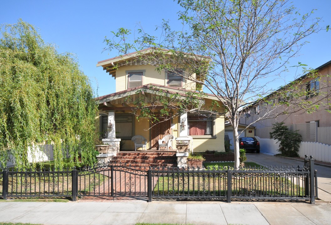 1731 E Appleton St in Long Beach, CA - Building Photo