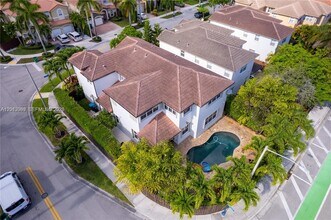 11530 NW 82nd Terrace in Doral, FL - Building Photo - Building Photo