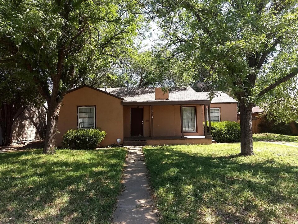 2613 27th St in Lubbock, TX - Building Photo