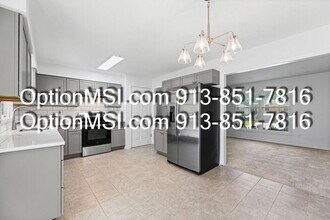 9005 Hunter St in Kansas City, MO - Building Photo - Building Photo