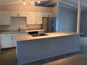 2507 Andros Ln in Fort Lauderdale, FL - Building Photo - Building Photo