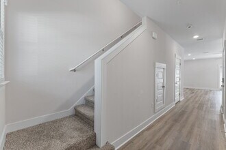 9483 Nature Crk Cir in Bellview, FL - Foto de edificio - Building Photo