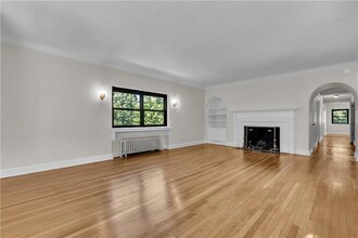 59 Kensington Rd in Bronxville, NY - Building Photo - Building Photo