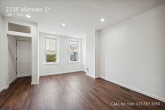 2238 Watkins St in Philadelphia, PA - Foto de edificio - Building Photo