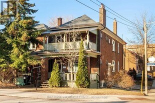 66 Dorval Rd in Toronto, ON - Building Photo