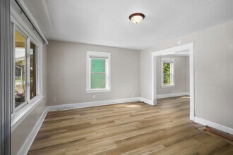 2045 Elliott Ave in Toledo, OH - Building Photo - Building Photo