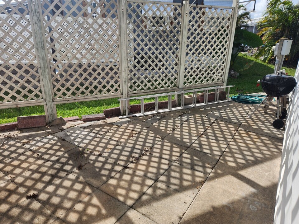 6609 Oregon St in Bradenton, FL - Building Photo