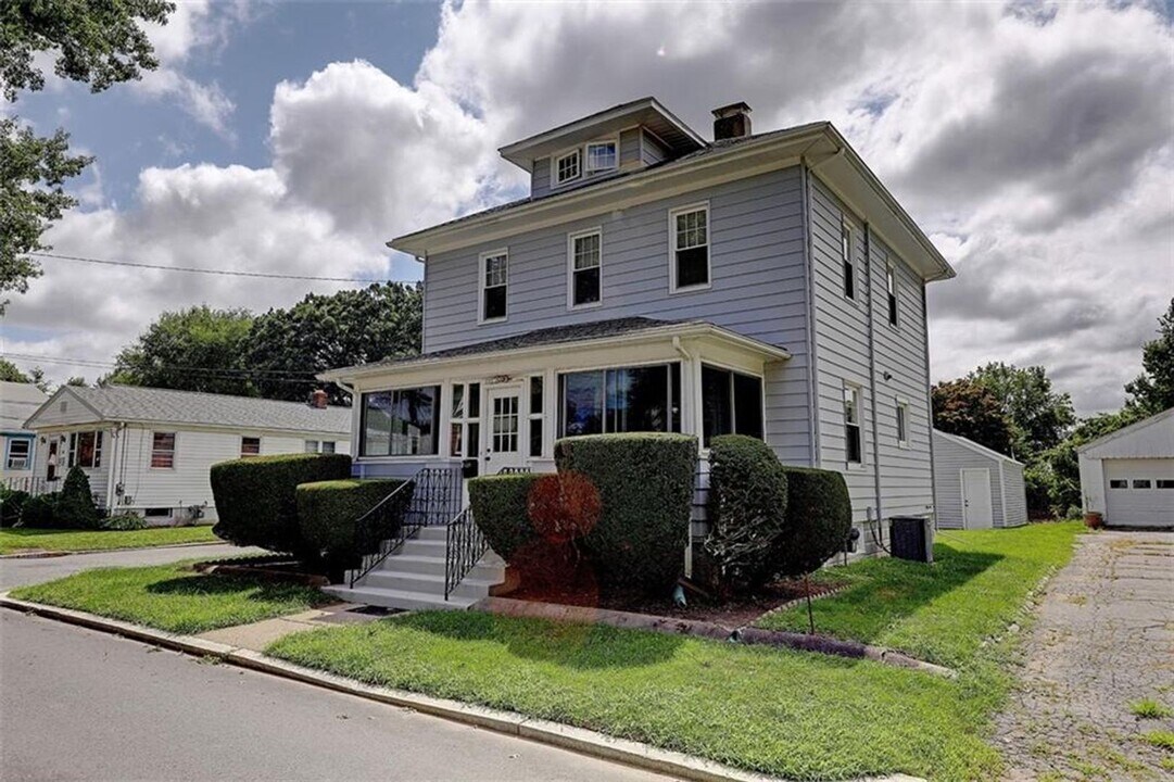 110 Rome Ave in Providence, RI - Foto de edificio