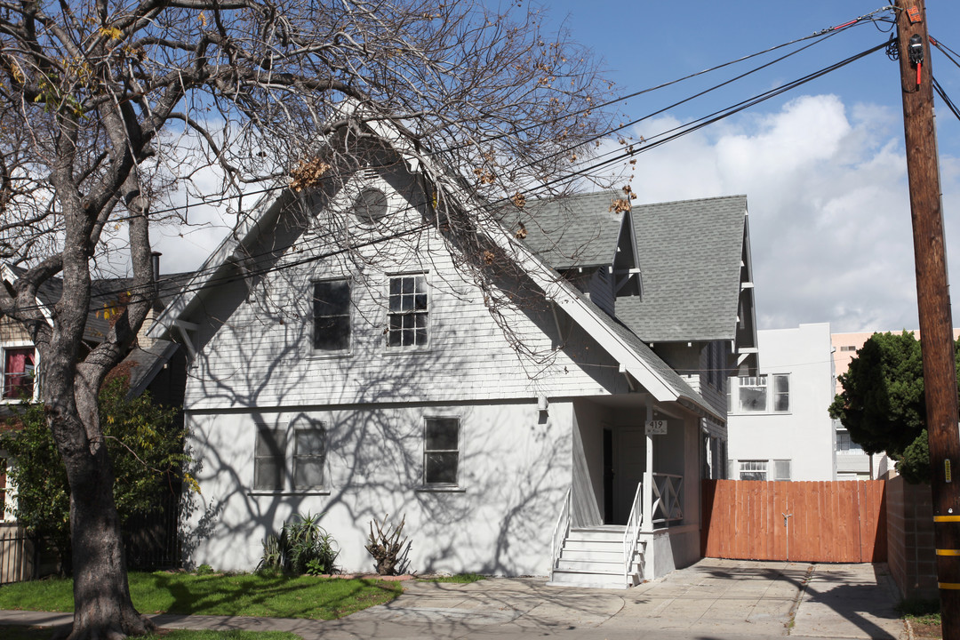 419 W 5th St in Long Beach, CA - Building Photo