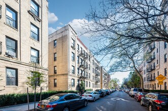 2835 34th St in Astoria, NY - Foto de edificio - Building Photo