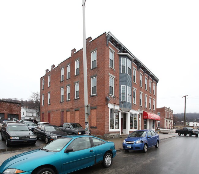 473-477 E Main St in Waterbury, CT - Building Photo - Building Photo