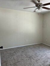 1409 N Clay Ave in Springfield, MO - Foto de edificio - Building Photo