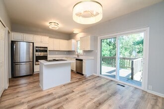 369 Tremont Ln in Valparaiso, IN - Building Photo - Building Photo