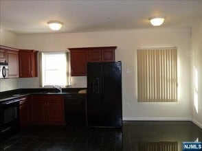 24 S William St in Bergenfield, NJ - Building Photo - Building Photo