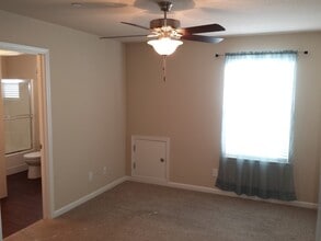 592 Mission De Oro Dr in Redding, CA - Building Photo - Building Photo