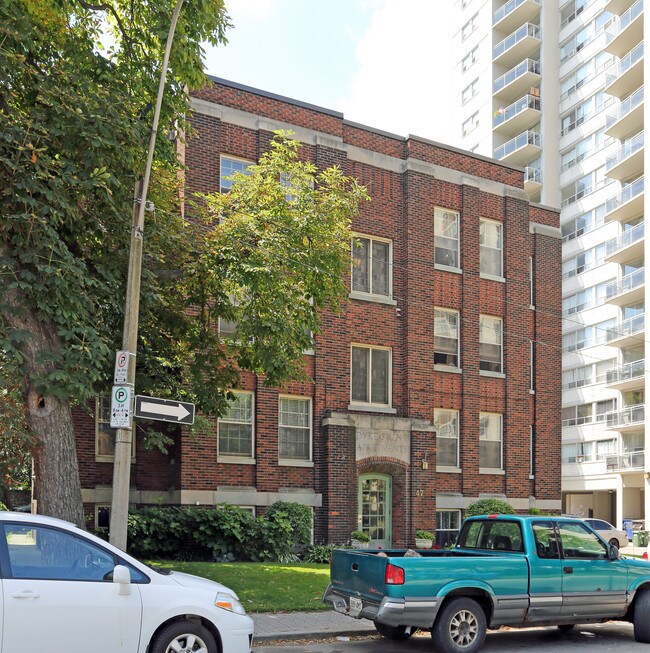 Duke of Kent Apartments in Hamilton, ON - Building Photo - Building Photo