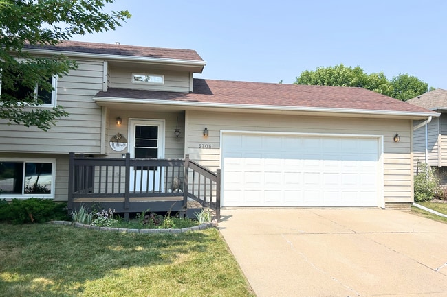 5705 S Aaron Ave in Sioux Falls, SD - Building Photo - Building Photo
