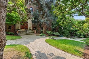 315 Tappan St, Unit #1 in Brookline, MA - Foto de edificio - Building Photo