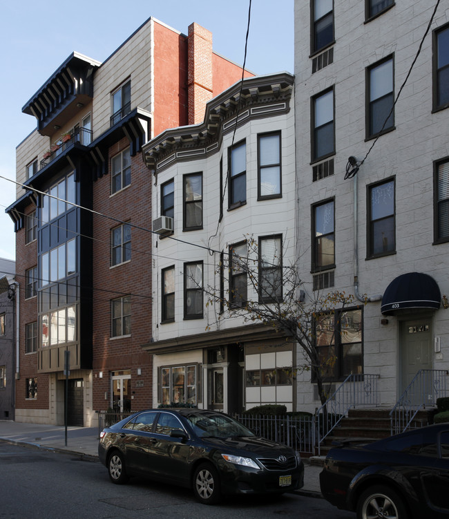 405 Monroe St in Hoboken, NJ - Building Photo - Building Photo