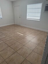 504 NW 7th Ct in Hallandale Beach, FL - Building Photo - Building Photo