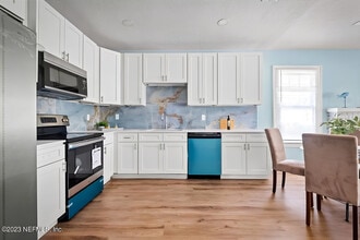 7576 Calvin St in Jacksonville, FL - Building Photo - Building Photo