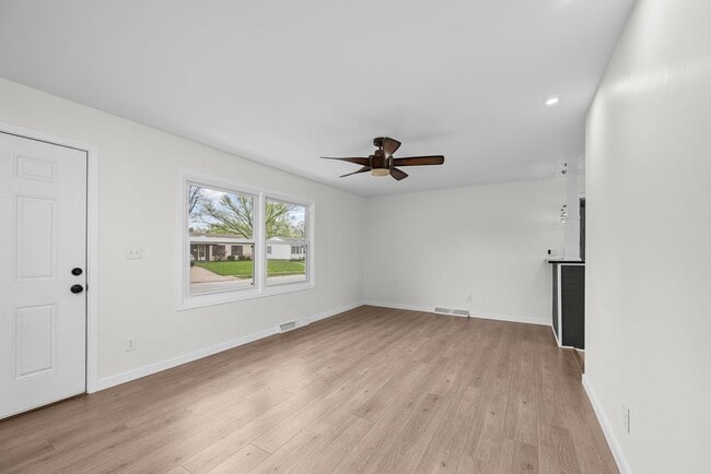 933 34th Ave in East Moline, IL - Building Photo - Building Photo