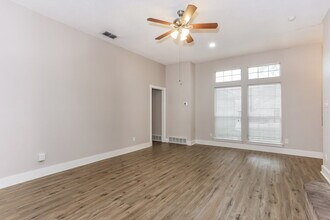 724 Nicole Dr in Burleson, TX - Building Photo - Building Photo