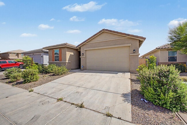 10519 W Atlantis Wy in Tolleson, AZ - Building Photo - Building Photo