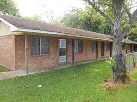 1401 Yoist St in Alexandria, LA - Building Photo