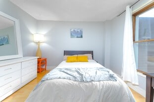 430 Lyon St. N in Ottawa, ON - Building Photo