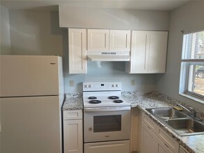 177 Margie St in Palm Harbor, FL - Foto de edificio - Building Photo
