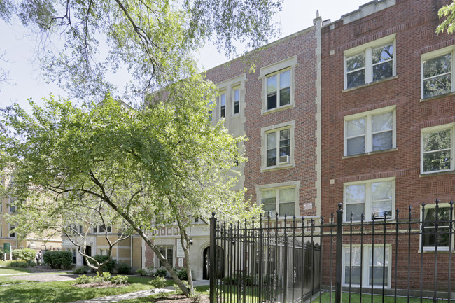 BET Park in Chicago, IL - Building Photo - Building Photo