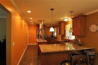 61 Cornell Blvd in Bridgewater, NJ - Foto de edificio - Building Photo