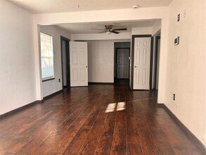 2710 Mitchell St in Dallas, TX - Foto de edificio - Building Photo