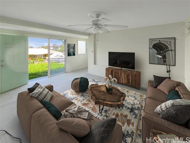99-676-676 Halawa Dr in Aiea, HI - Building Photo - Building Photo