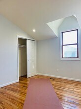 16 Oldwood Rd S in Port Washington, NY - Building Photo - Building Photo