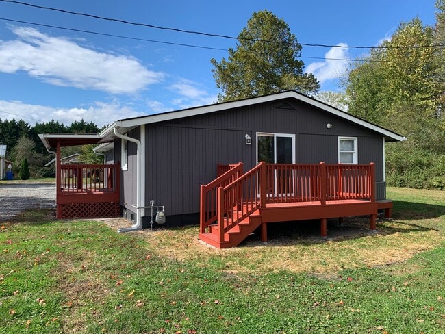 40 Humble Dr in Brevard, NC - Building Photo - Building Photo