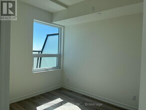 605-863 ST CLAIR Ave in Toronto, ON - Building Photo - Building Photo
