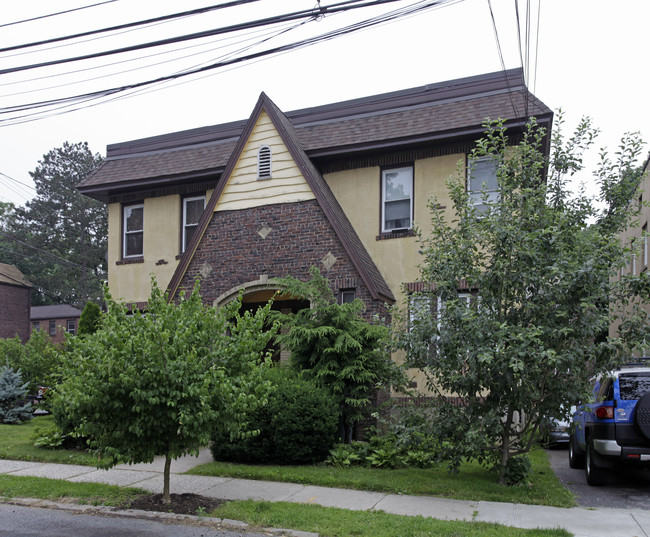 622-624 Metropolitan Ave in Staten Island, NY - Building Photo - Building Photo