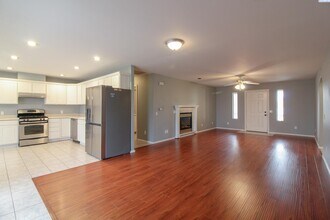 7128 W 3rd Pl in Kennewick, WA - Foto de edificio - Building Photo