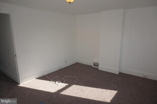 221 E Wood St in Norristown, PA - Building Photo