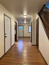 911 Poplar Dr in Dallesport, WA - Building Photo - Building Photo