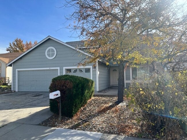7640 Soft Winds Dr in Reno, NV - Building Photo - Building Photo