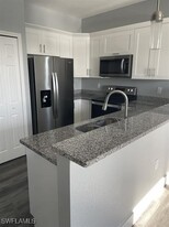 319 Nicholas Pkwy W in Cape Coral, FL - Building Photo